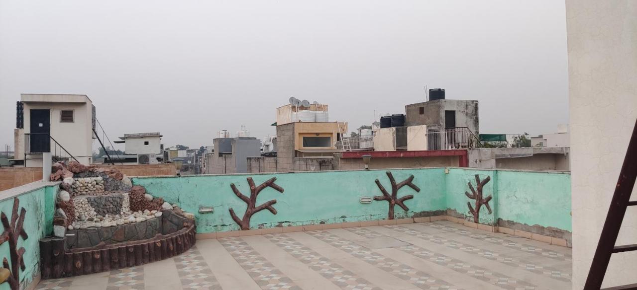 Palatial 3bhk With Terrace! Greater Kailash 1 Apartment New Delhi