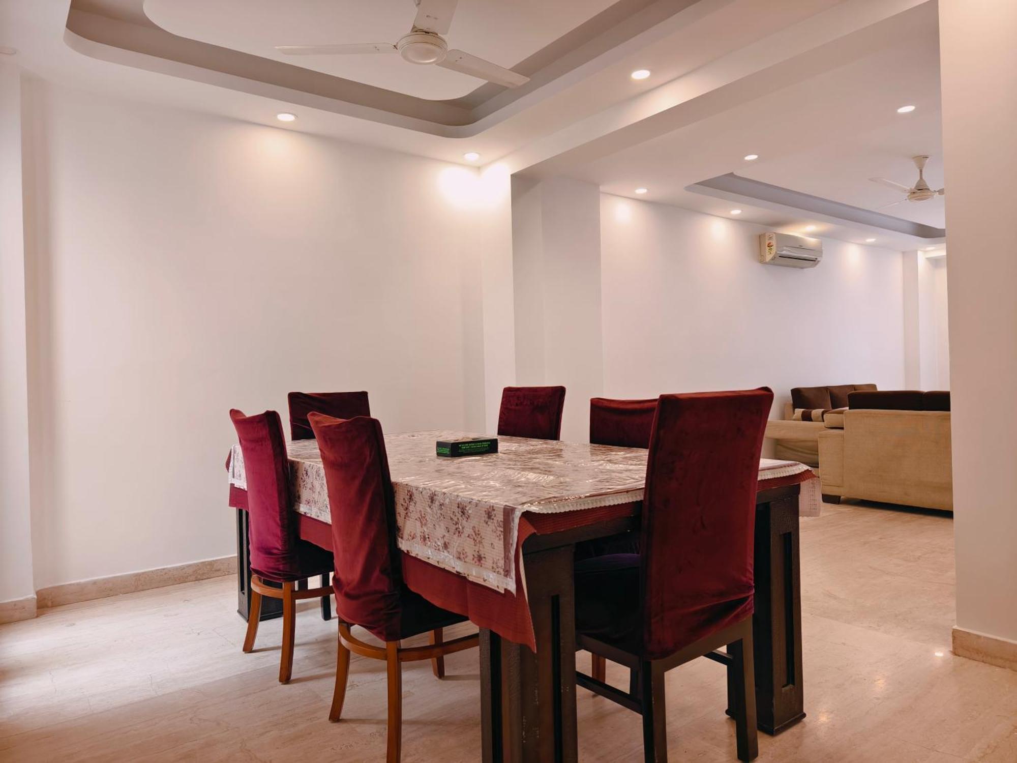 Apartment Palatial 3bhk With Terrace! Greater Kailash 1 *