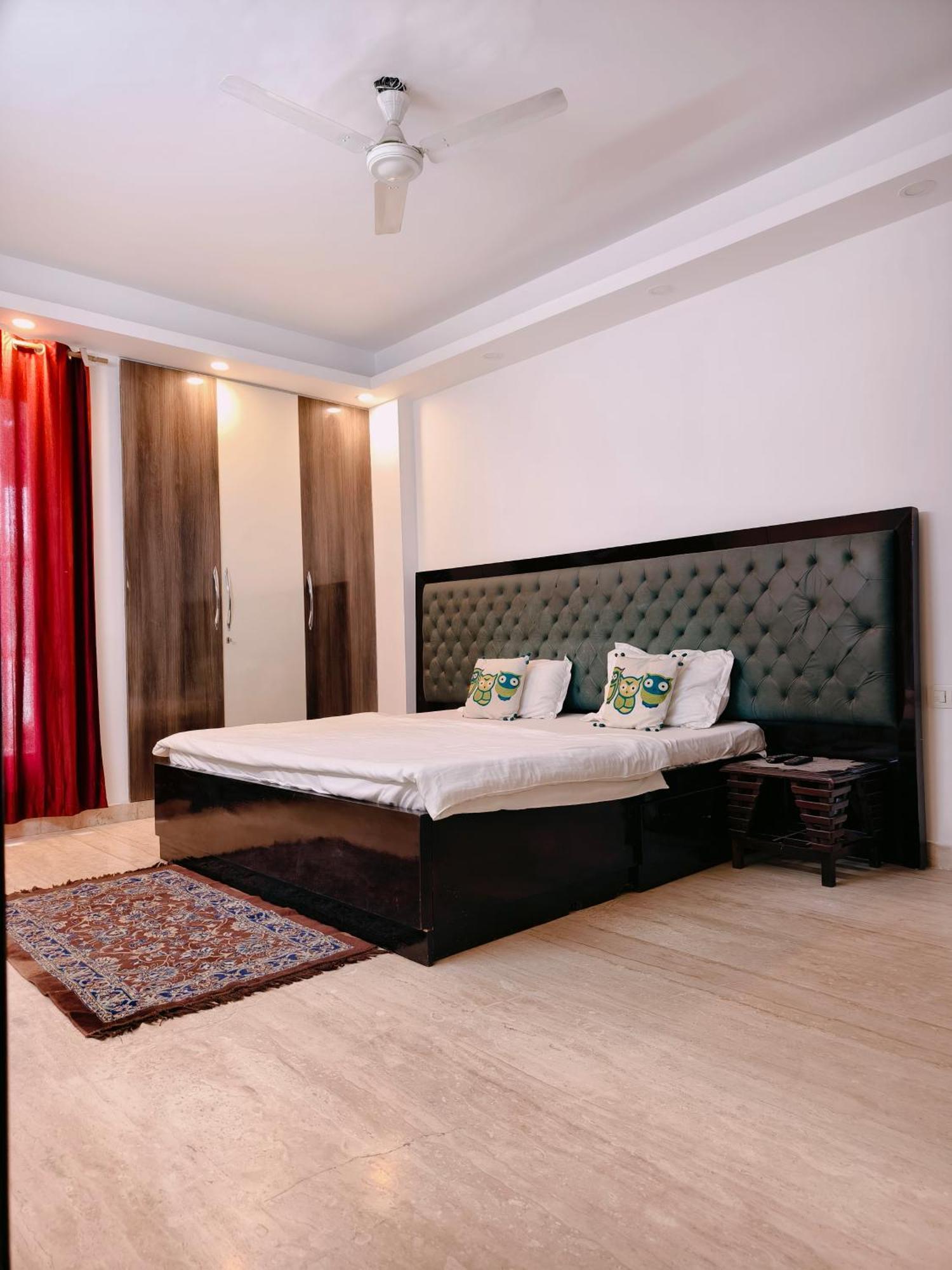 Palatial 3bhk With Terrace! Greater Kailash 1