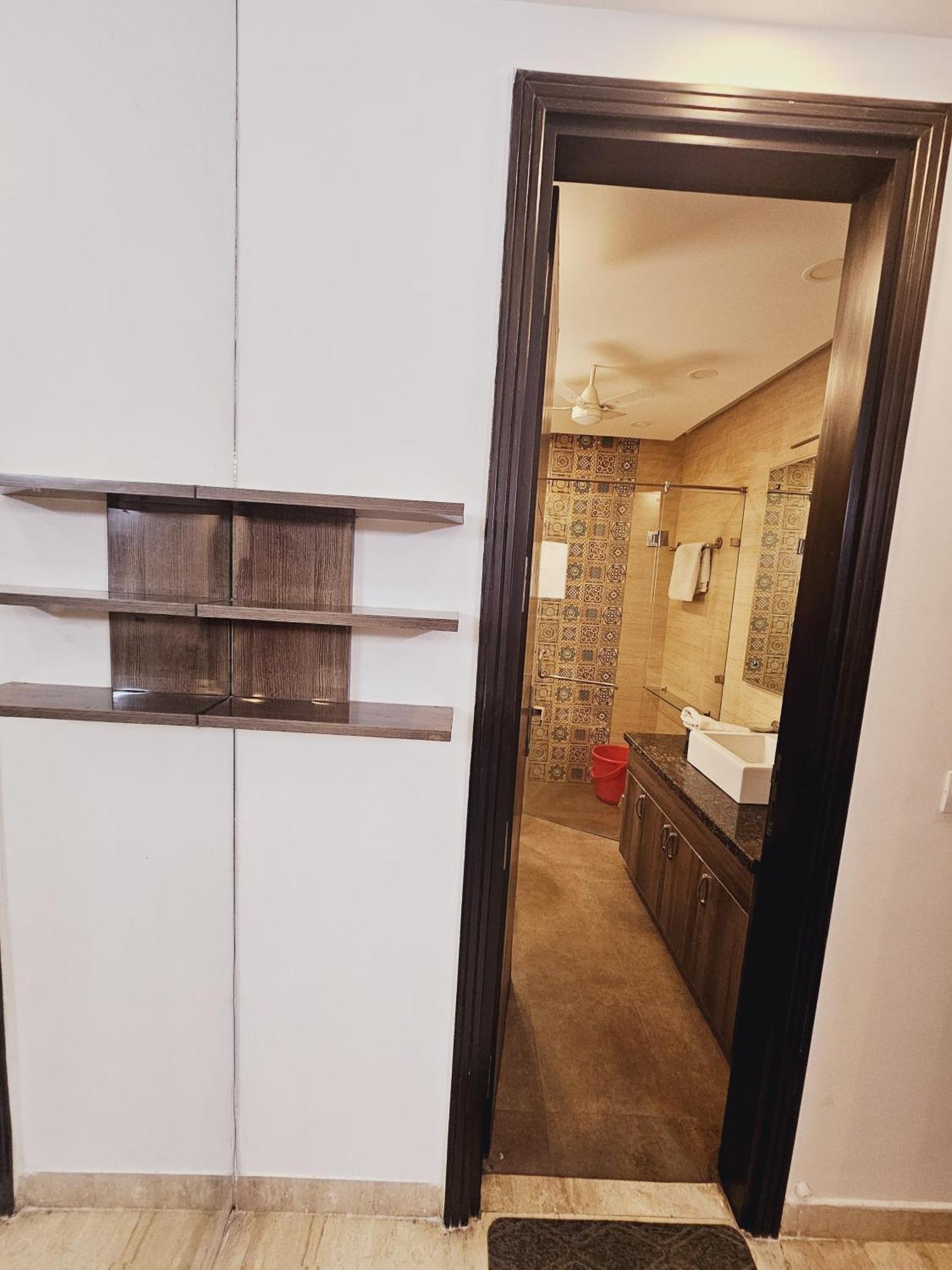 Palatial 3bhk With Terrace! Greater Kailash 1 Apartment New Delhi
