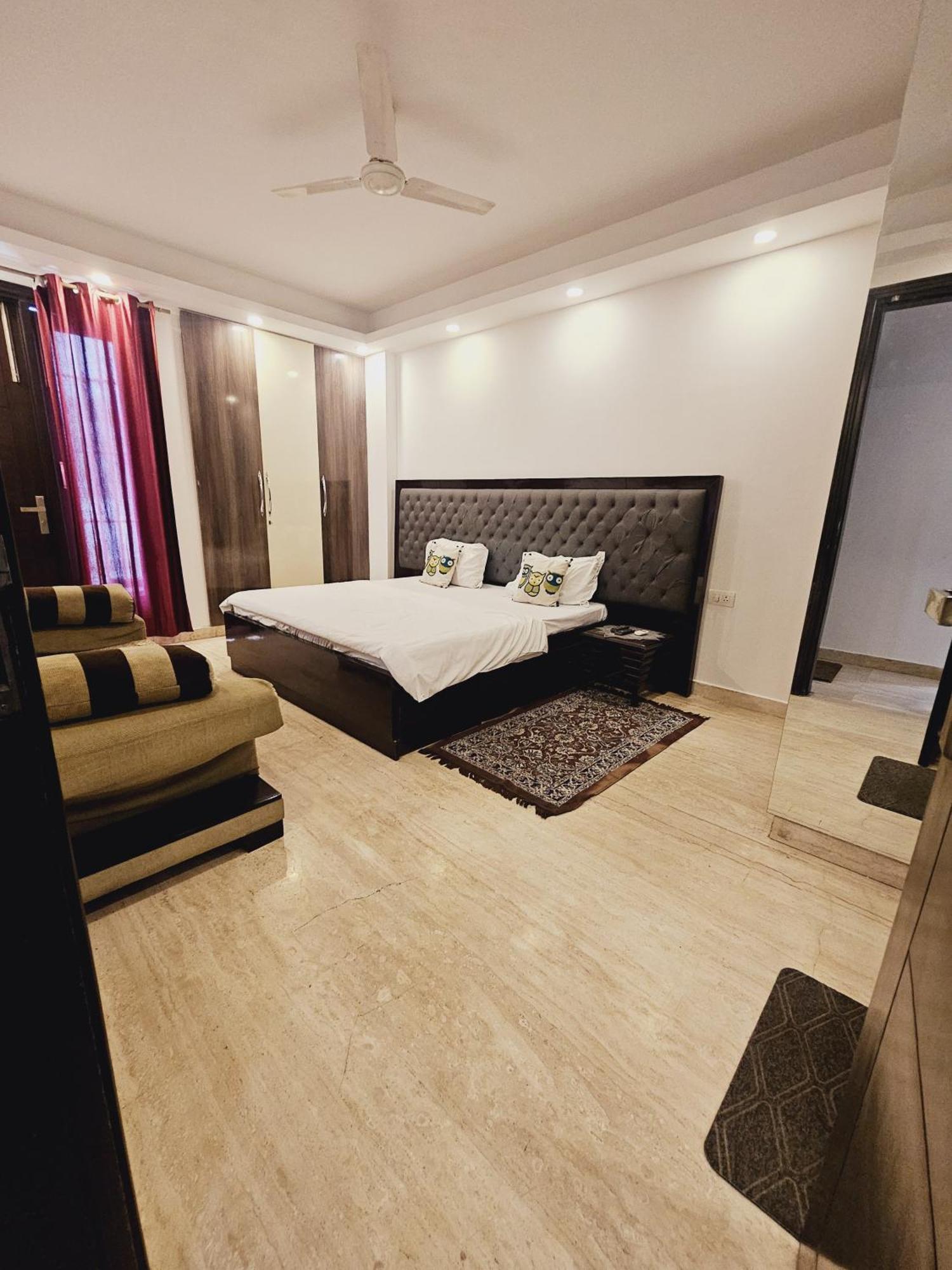 Palatial 3bhk With Terrace! Greater Kailash 1