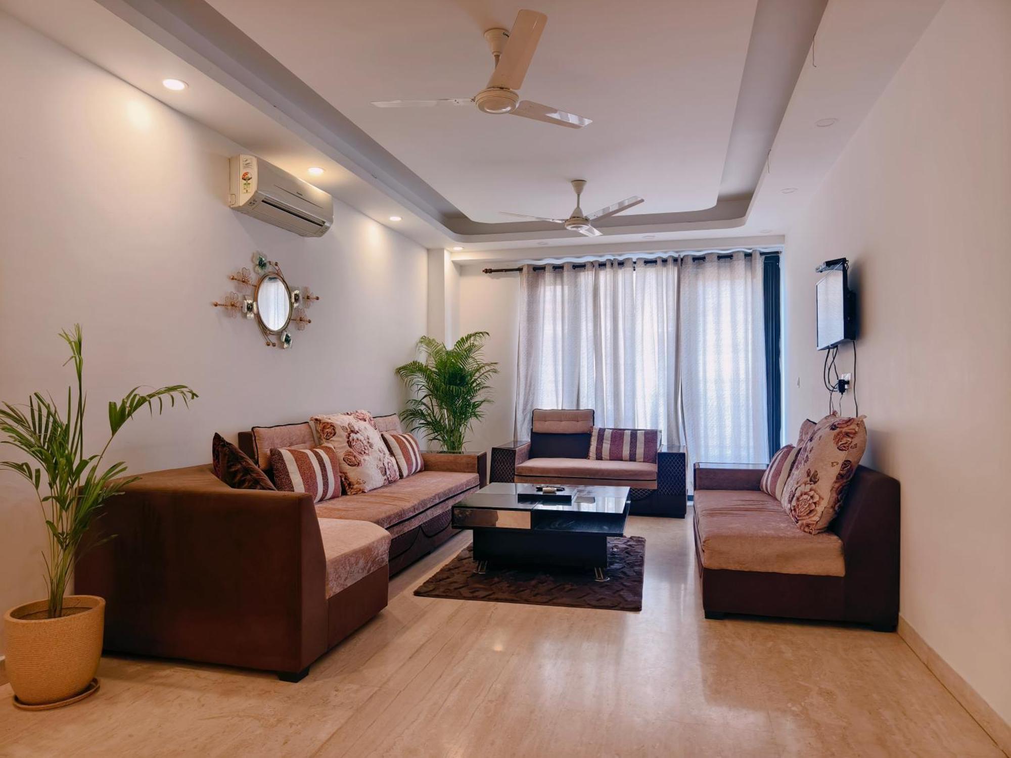 Palatial 3bhk With Terrace! Greater Kailash 1 New Delhi