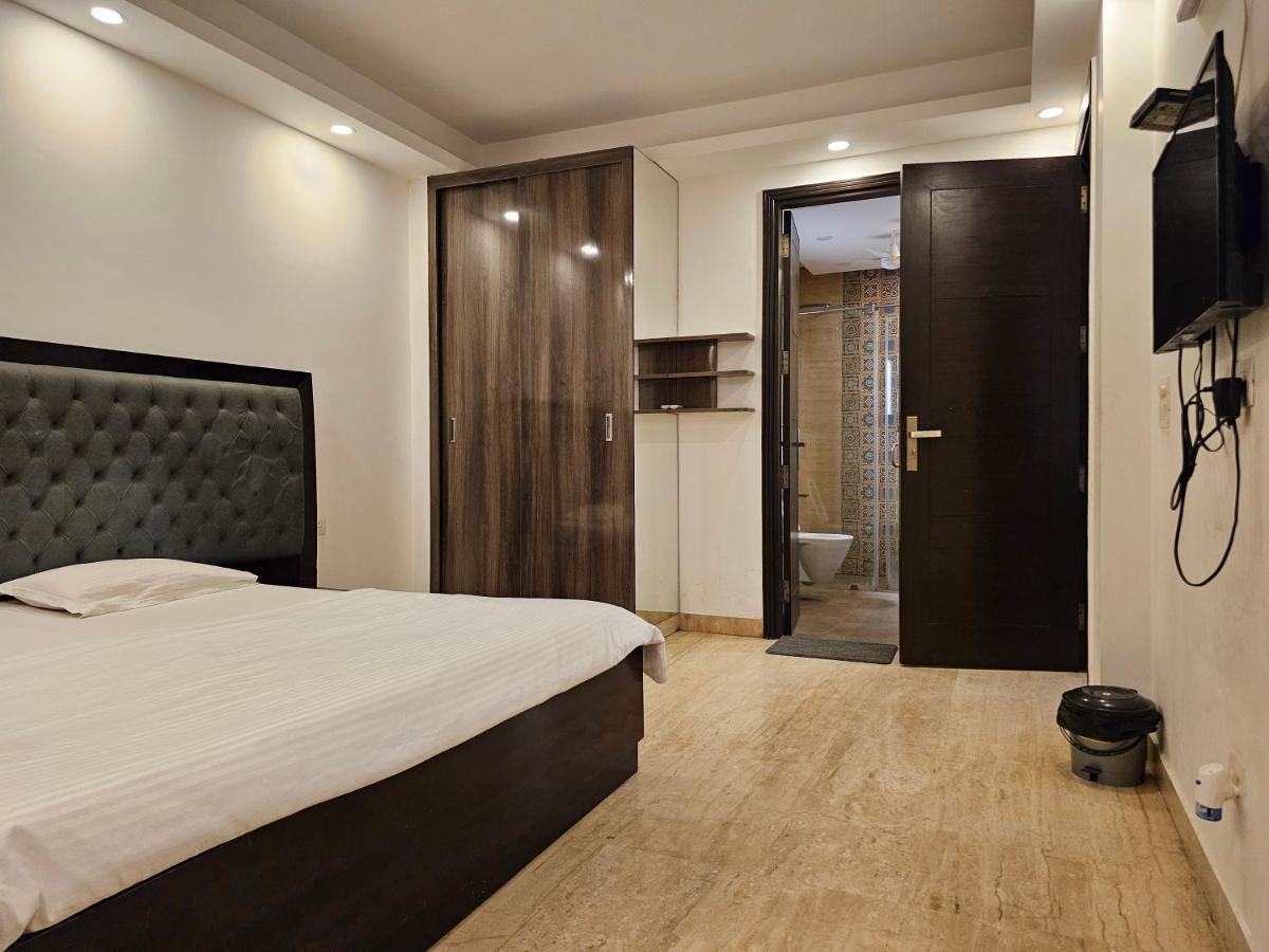 Palatial 3bhk With Terrace! Greater Kailash 1 New Delhi