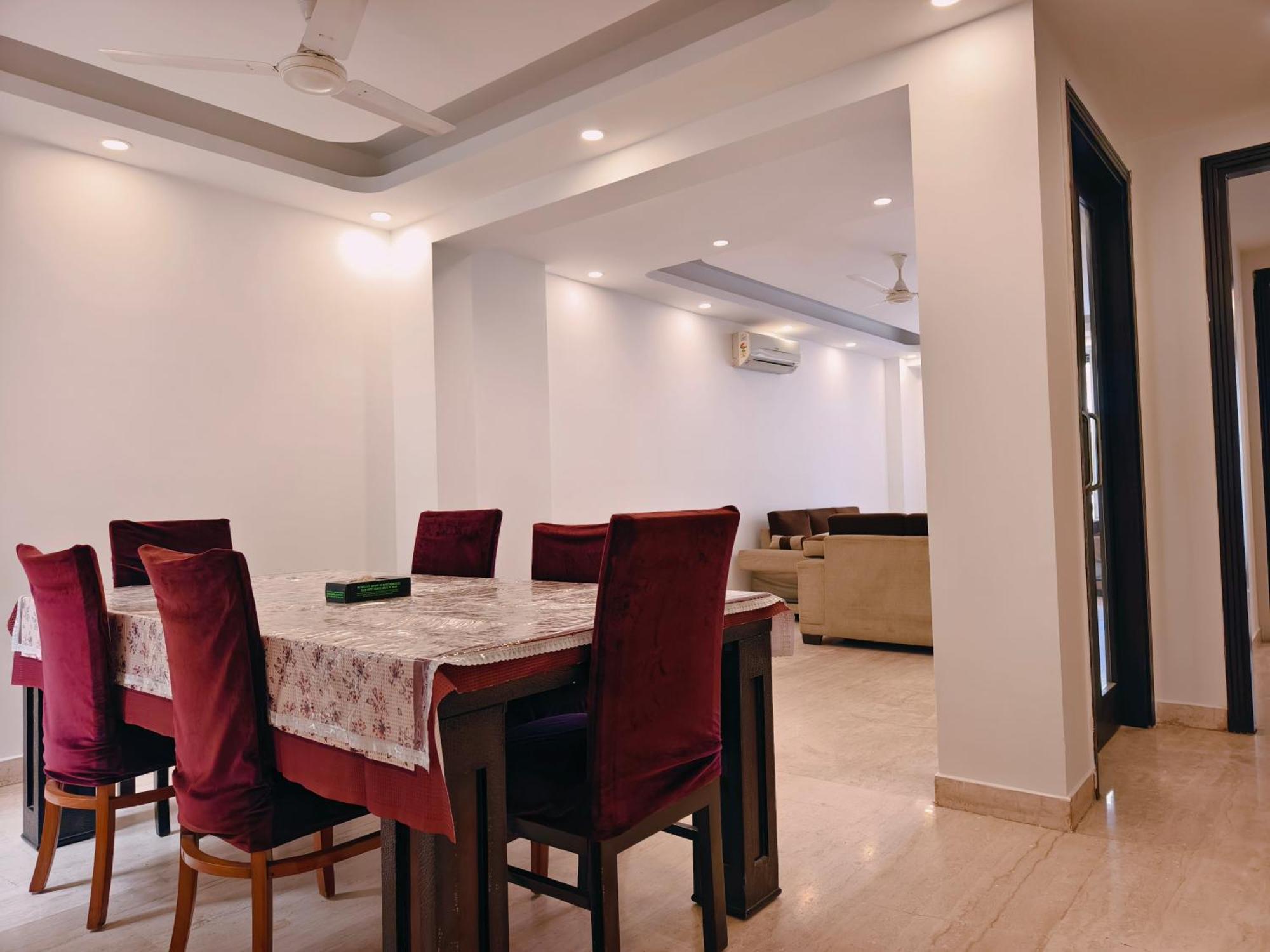 Apartment Palatial 3bhk With Terrace! Greater Kailash 1 *